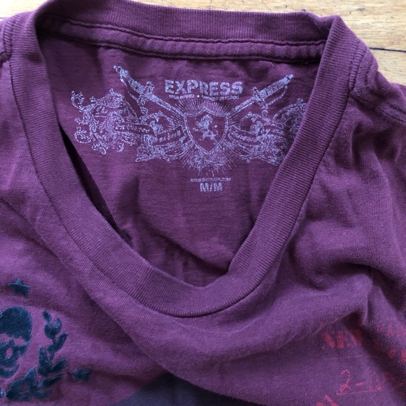 Express T Shirt - Picture 2 of 3